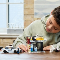 LEGO® Marvel 76311 Spider-Verse: Miles Morales vs. Flek_(3)